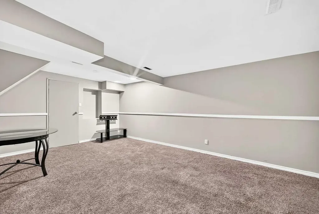 96 Erin Woods Boulevard SE Calgary AB t2b 2r1