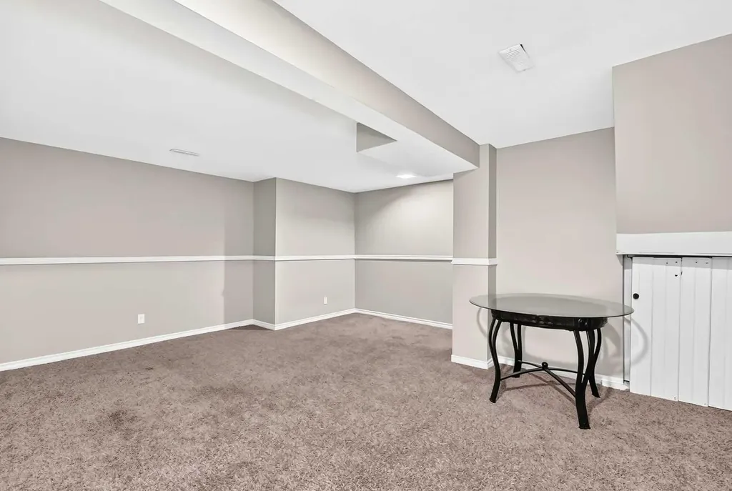 96 Erin Woods Boulevard SE Calgary AB t2b 2r1
