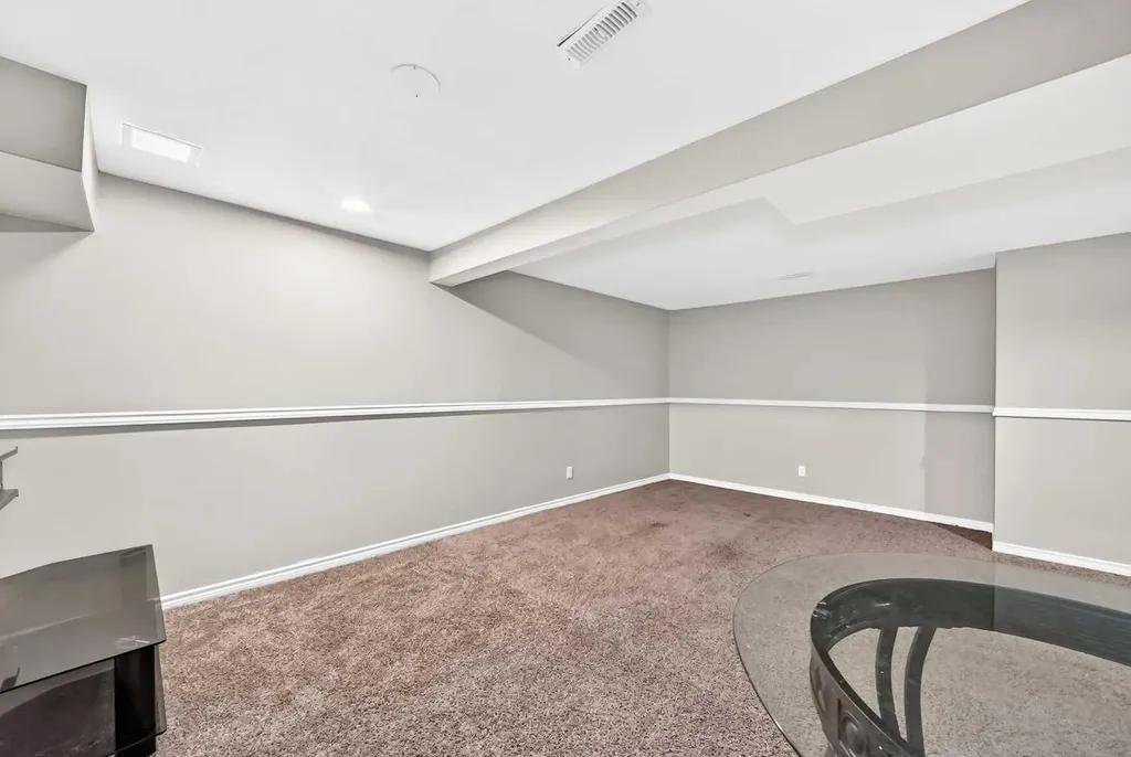 96 Erin Woods Boulevard SE Calgary AB t2b 2r1
