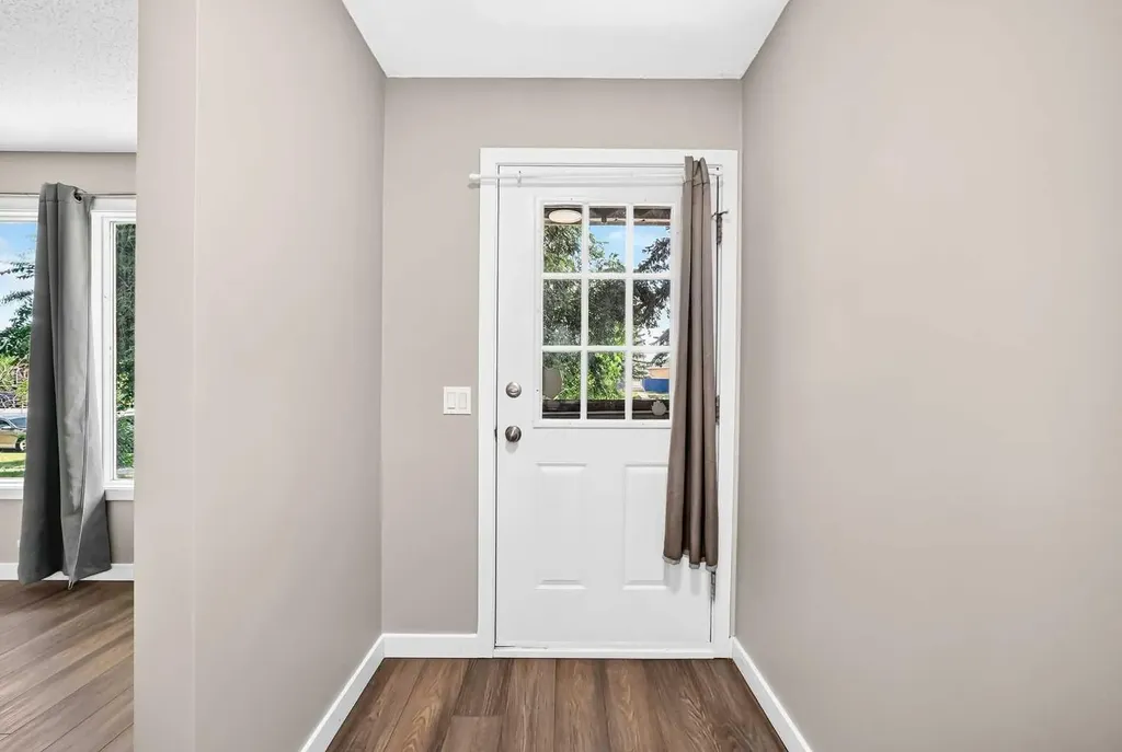 96 Erin Woods Boulevard SE Calgary AB t2b 2r1