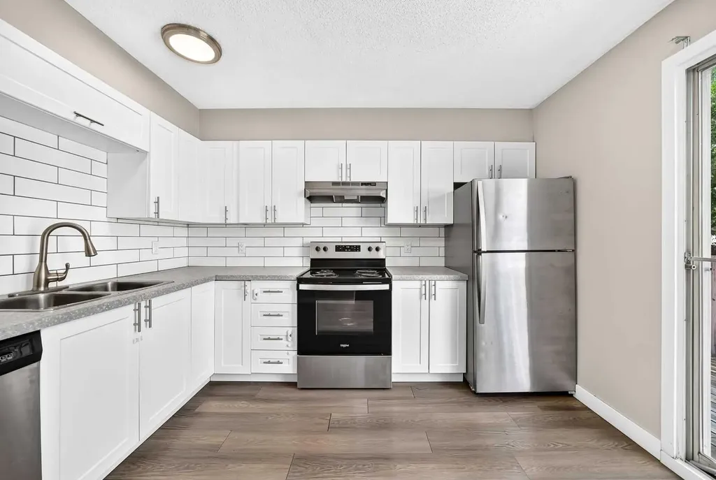 96 Erin Woods Boulevard SE Calgary AB t2b 2r1
