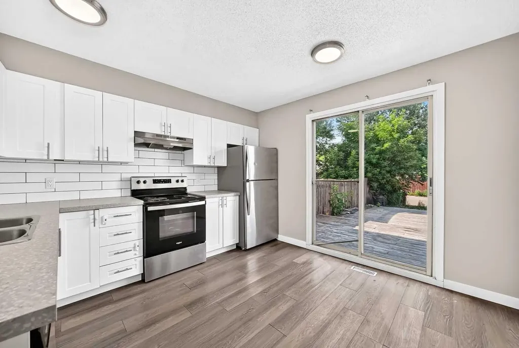 96 Erin Woods Boulevard SE Calgary AB t2b 2r1