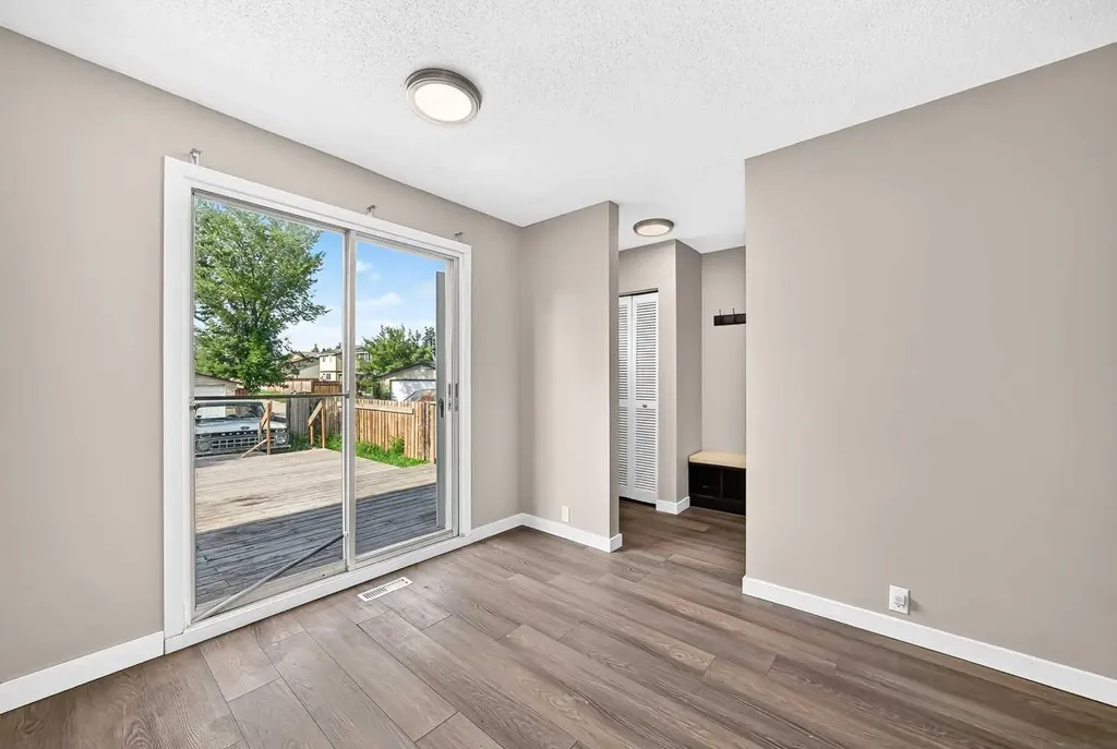 96 Erin Woods Boulevard SE Calgary AB t2b 2r1