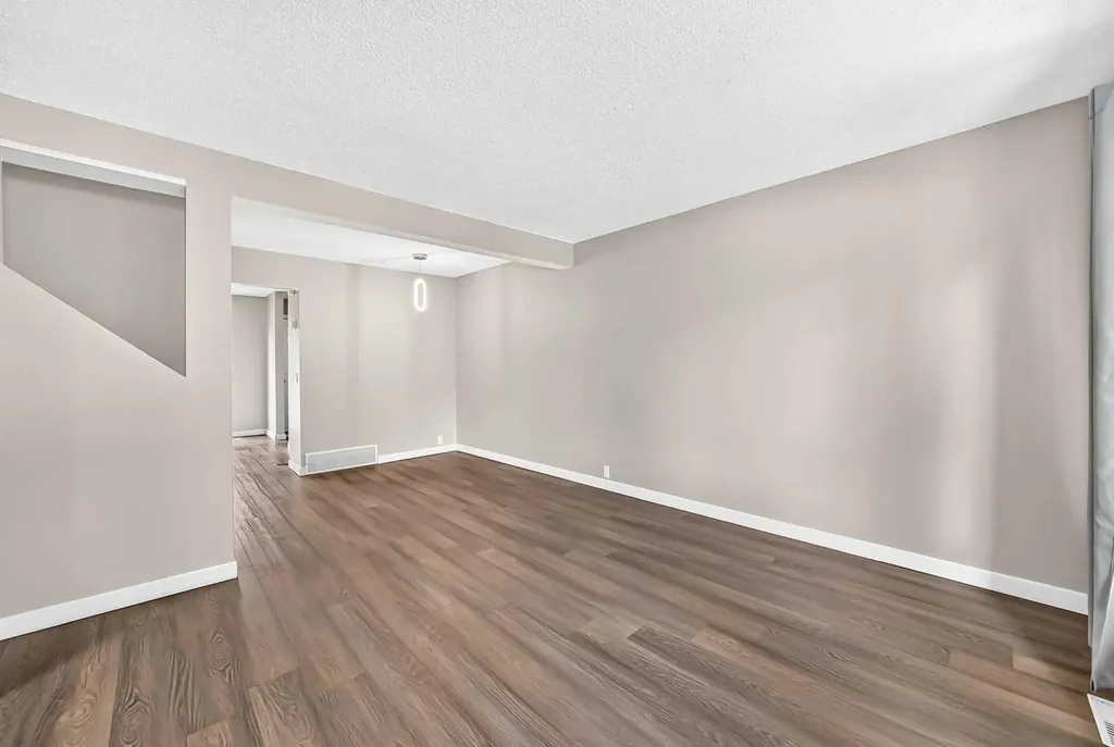 96 Erin Woods Boulevard SE Calgary AB t2b 2r1