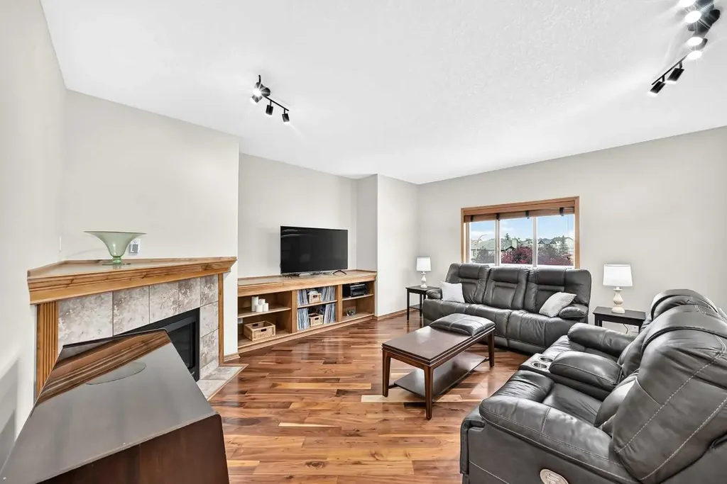 145 Panamount Place NW Calgary AB T3K5Y5