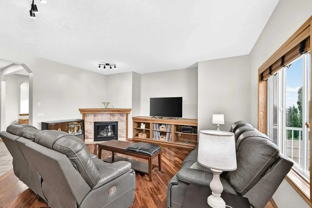 145 Panamount Place NW Calgary AB T3K5Y5