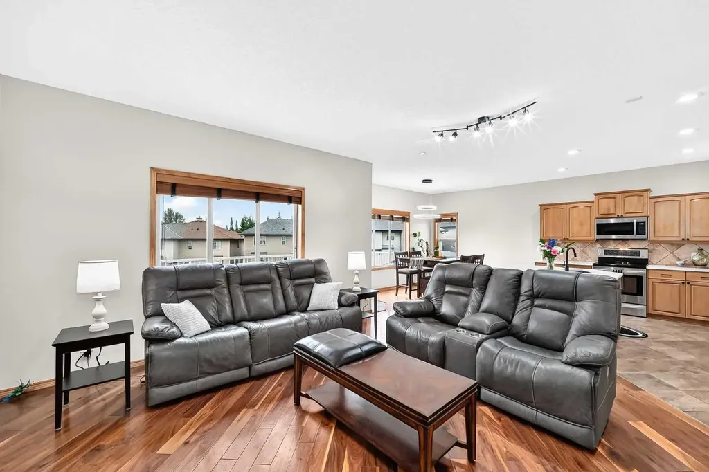 145 Panamount Place NW Calgary AB T3K5Y5