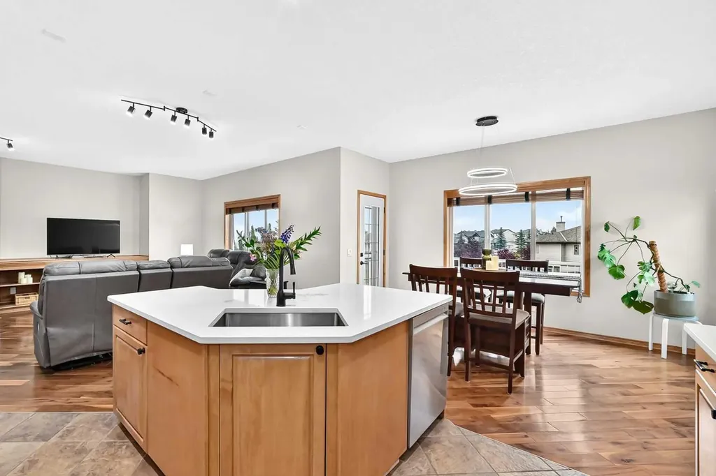145 Panamount Place NW Calgary AB T3K5Y5