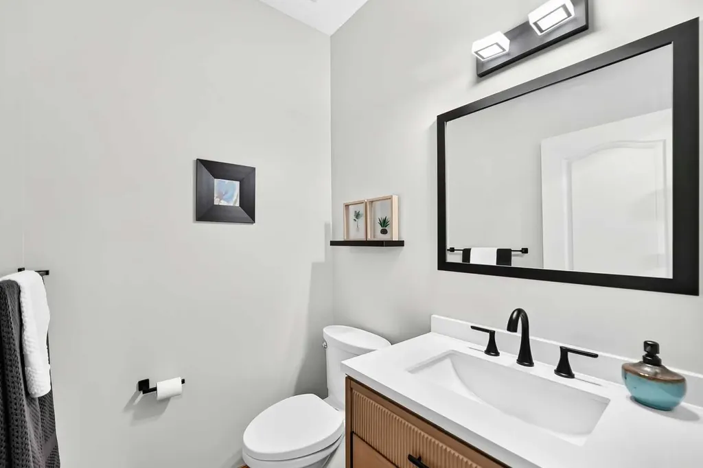 145 Panamount Place NW Calgary AB T3K5Y5