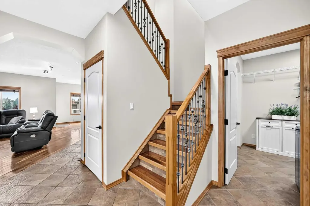 145 Panamount Place NW Calgary AB T3K5Y5