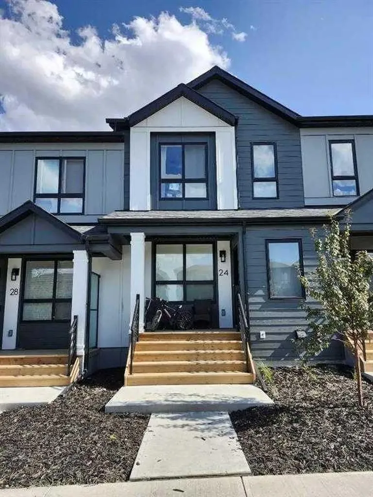 24 Silverton Glen Green SW Calgary AB T2X5B8