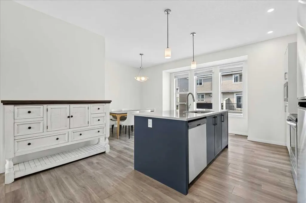 435 South Point Lane SW Airdrie AB T4B 5G8
