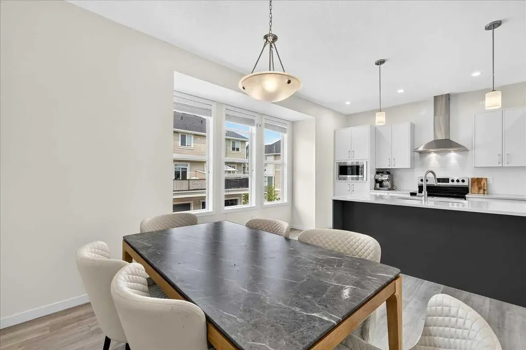 435 South Point Lane SW Airdrie AB T4B 5G8