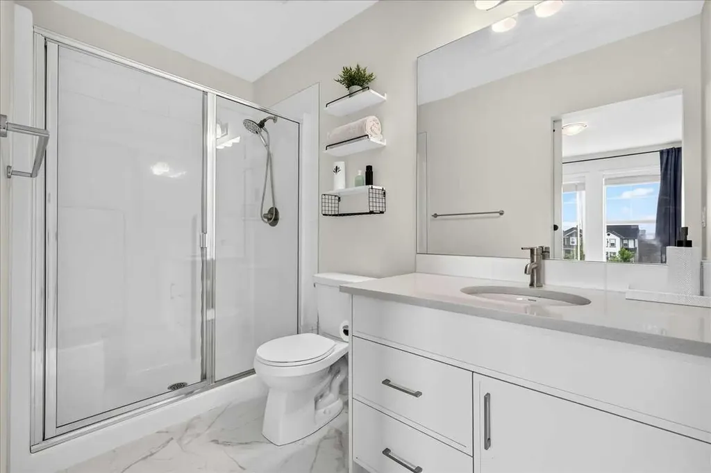 435 South Point Lane SW Airdrie AB T4B 5G8