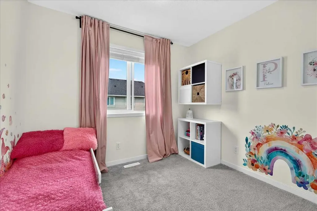 435 South Point Lane SW Airdrie AB T4B 5G8