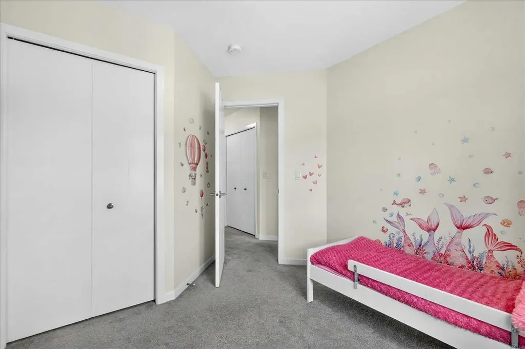 435 South Point Lane SW Airdrie AB T4B 5G8