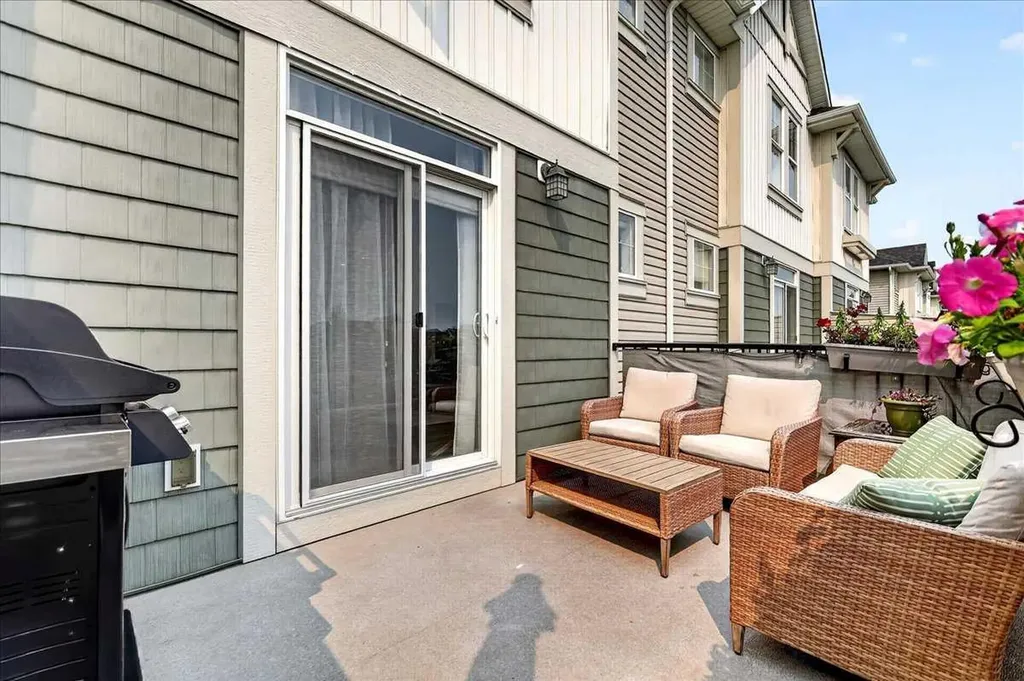 435 South Point Lane SW Airdrie AB T4B 5G8