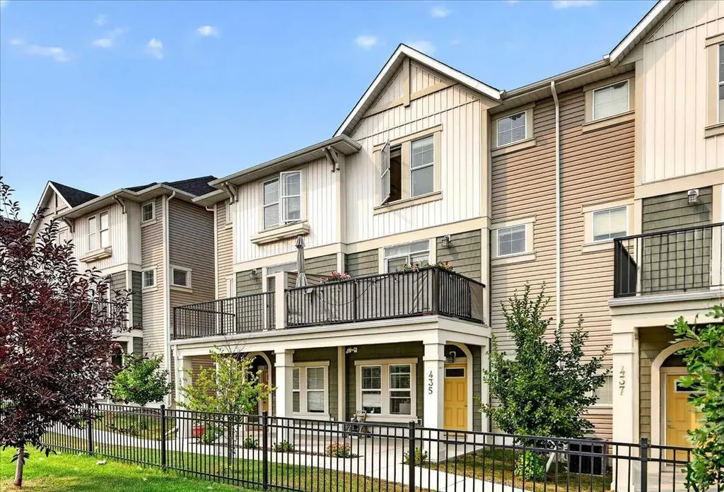 435 South Point Lane SW Airdrie AB T4B 5G8