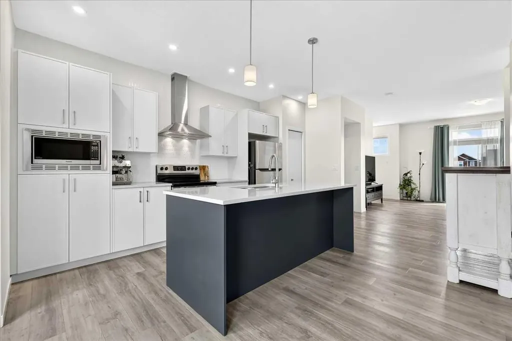 435 South Point Lane SW Airdrie AB T4B 5G8