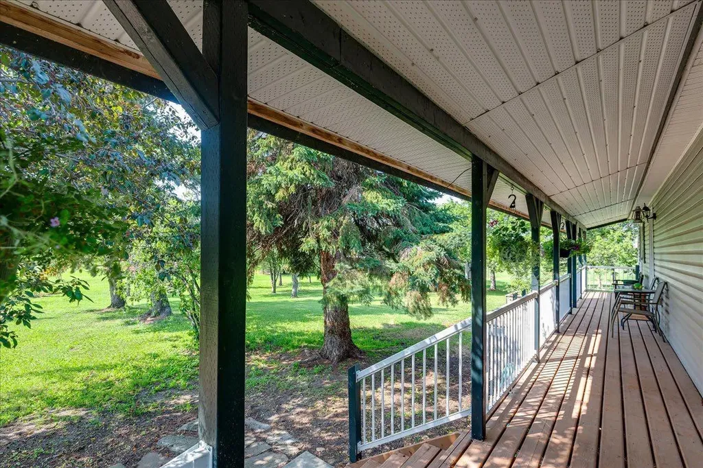 430030 Range Road 242a Rural Ponoka County AB T4J 1R1