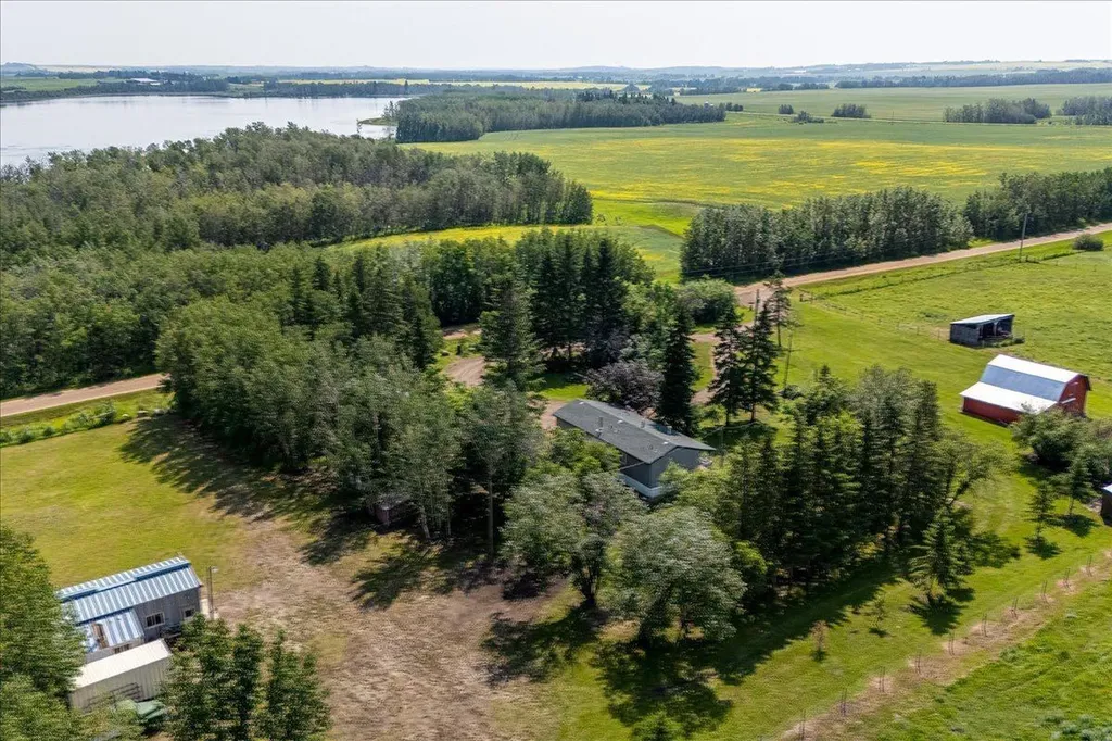 430030 Range Road 242a Rural Ponoka County AB T4J 1R1