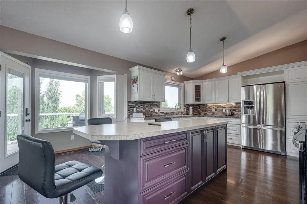 3908 39 Street Close Ponoka AB T4J 1A9