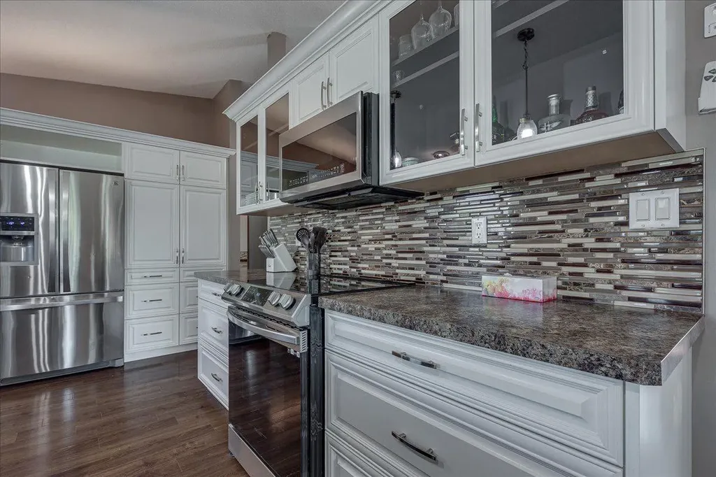 3908 39 Street Close Ponoka AB T4J 1A9