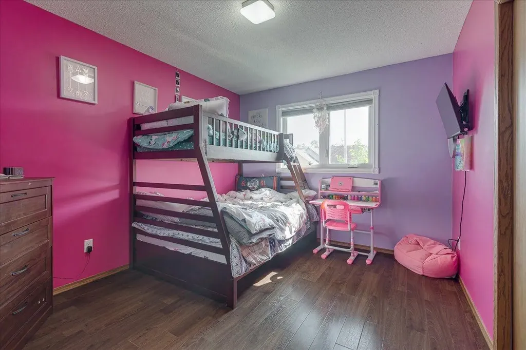 3908 39 Street Close Ponoka AB T4J 1A9