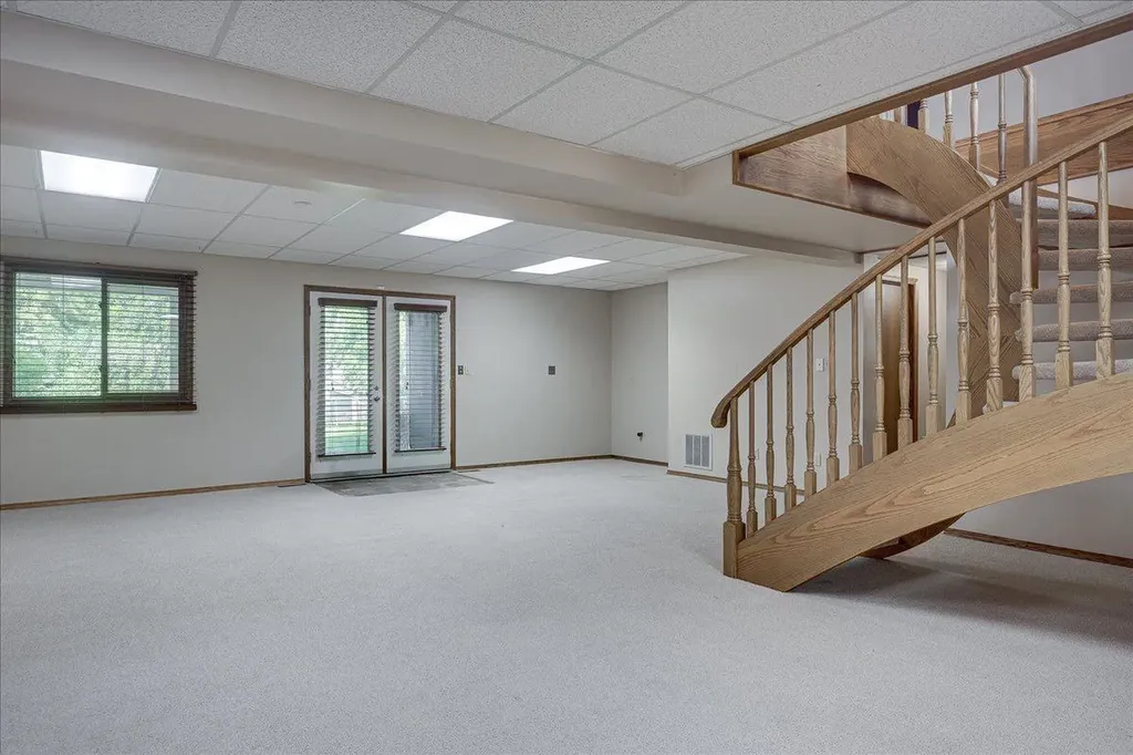 3908 39 Street Close Ponoka AB T4J 1A9