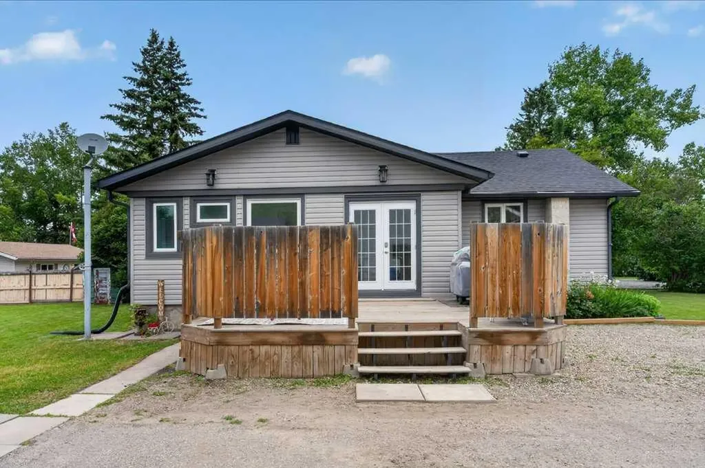 5202 57 Avenue Olds AB T4H1J3