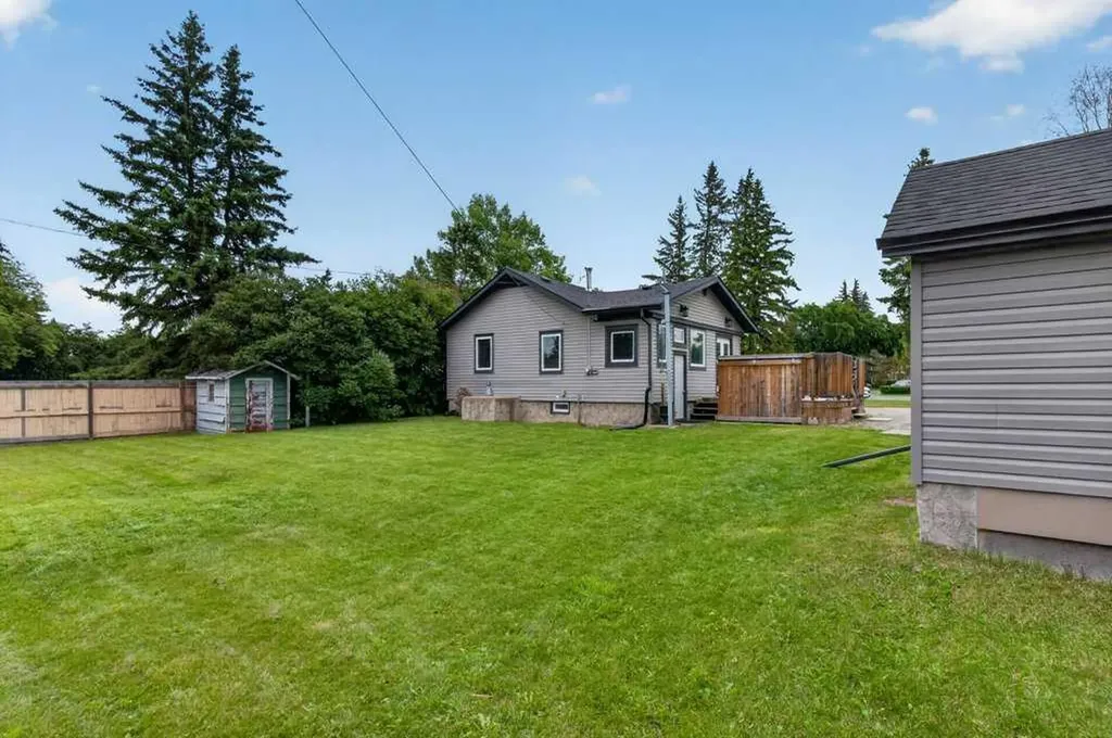 5202 57 Avenue Olds AB T4H1J3