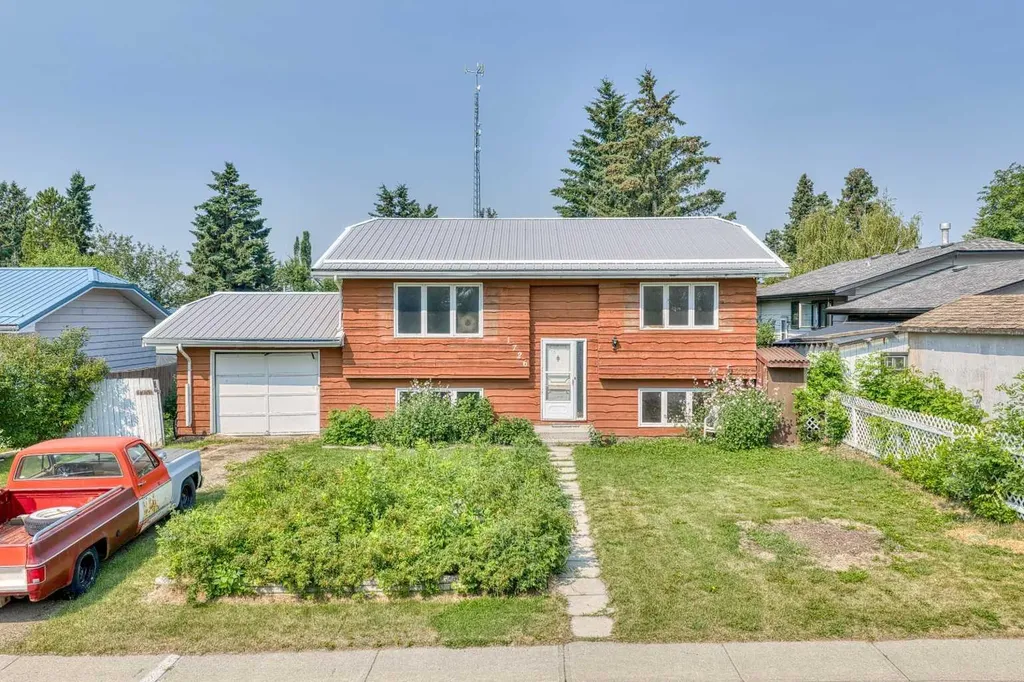1726 Saskatchewan Street Crossfield AB T0M 0S0