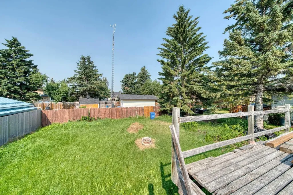 1726 Saskatchewan Street Crossfield AB T0M 0S0