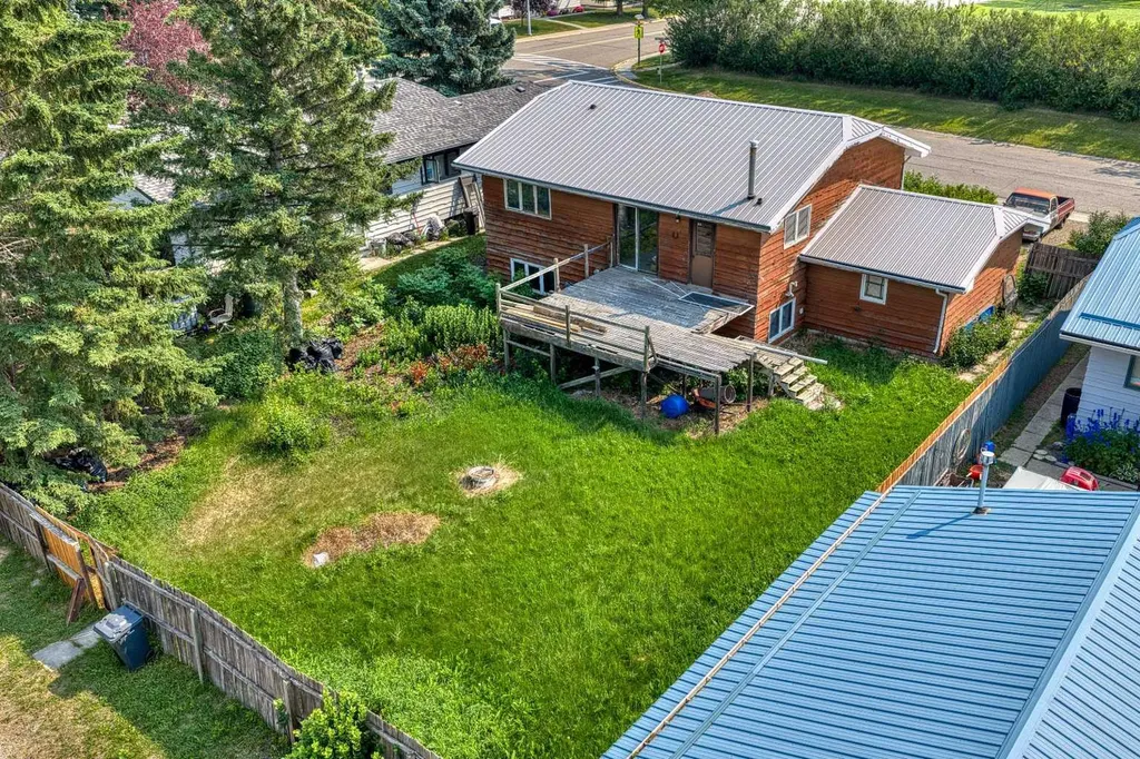 1726 Saskatchewan Street Crossfield AB T0M 0S0
