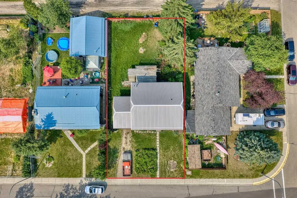 1726 Saskatchewan Street Crossfield AB T0M 0S0