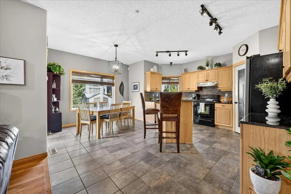 1418 Kings Heights Boulevard SE Airdrie AB T4A 0A1