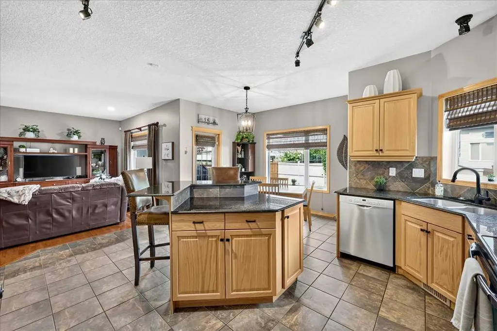1418 Kings Heights Boulevard SE Airdrie AB T4A 0A1