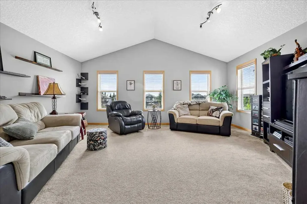 1418 Kings Heights Boulevard SE Airdrie AB T4A 0A1