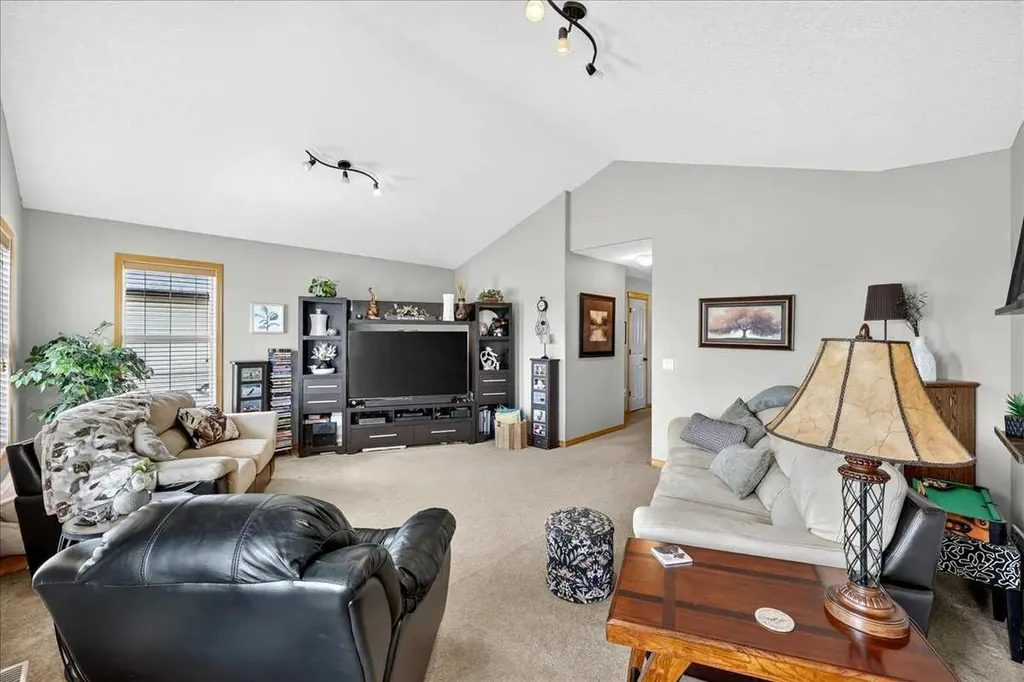 1418 Kings Heights Boulevard SE Airdrie AB T4A 0A1