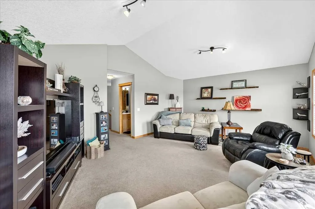 1418 Kings Heights Boulevard SE Airdrie AB T4A 0A1