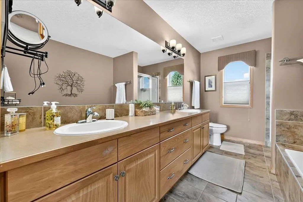 1418 Kings Heights Boulevard SE Airdrie AB T4A 0A1