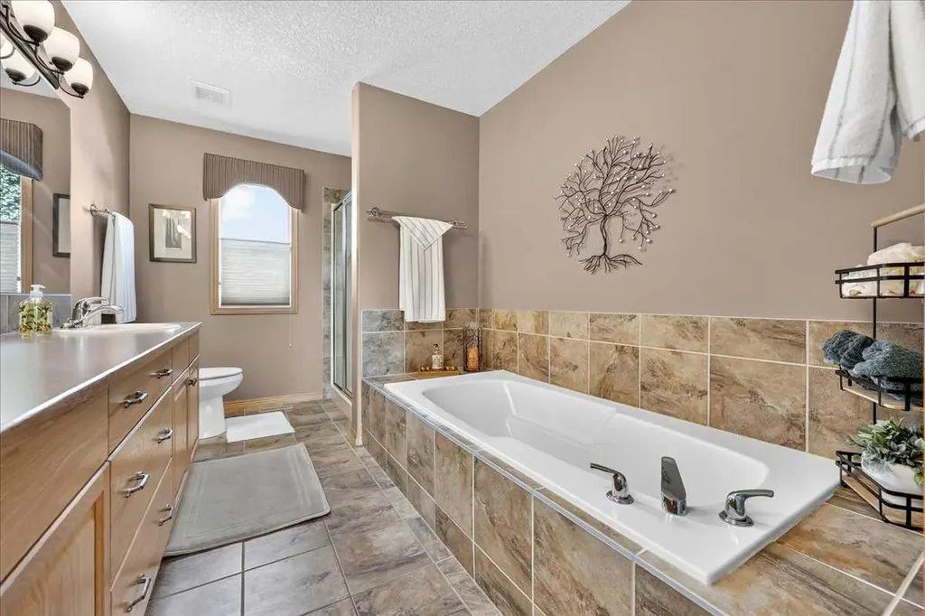 1418 Kings Heights Boulevard SE Airdrie AB T4A 0A1