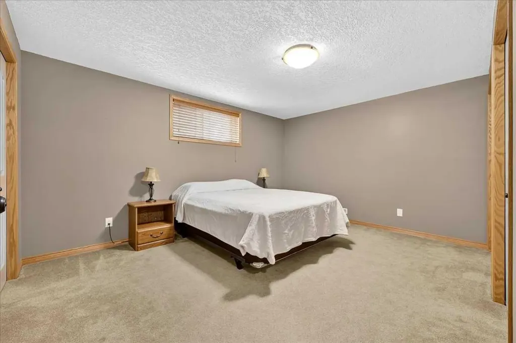 1418 Kings Heights Boulevard SE Airdrie AB T4A 0A1