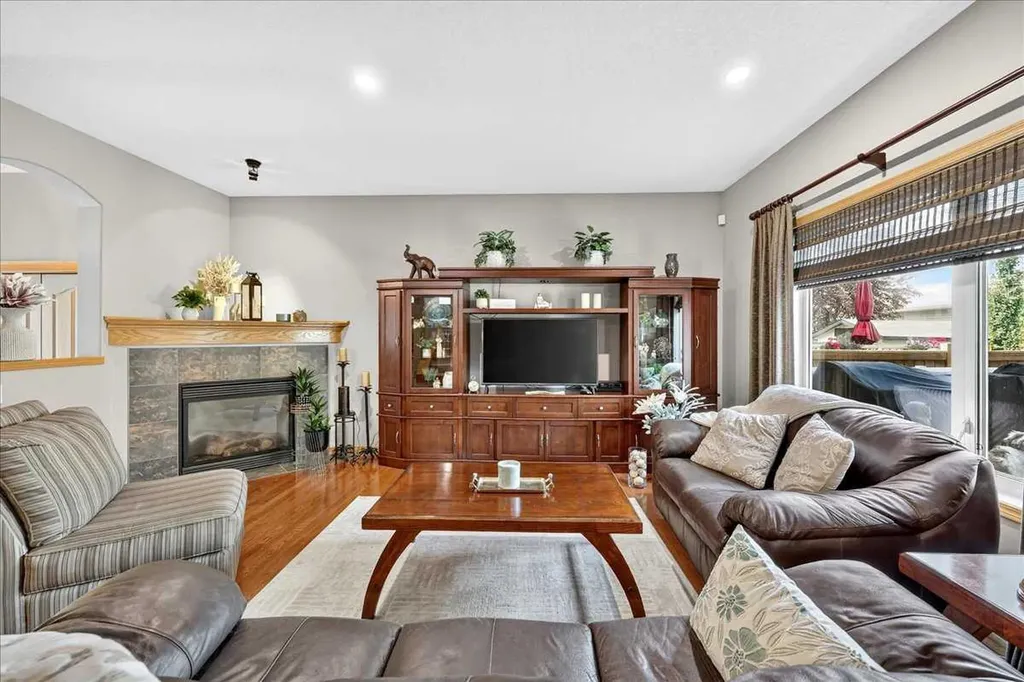 1418 Kings Heights Boulevard SE Airdrie AB T4A 0A1