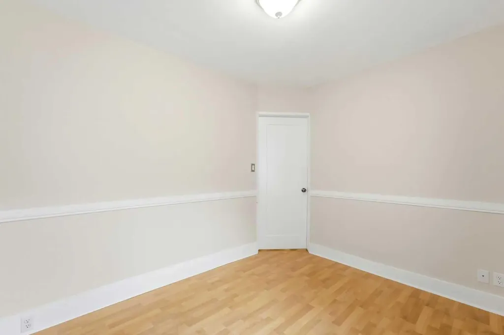 439 13 Avenue NE Calgary AB T2E 1C3