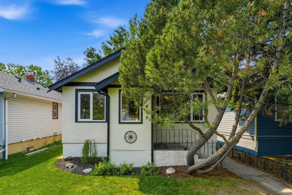 439 13 Avenue NE Calgary AB T2E 1C3