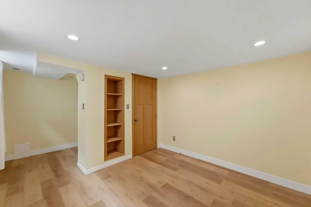 439 13 Avenue NE Calgary AB T2E 1C3