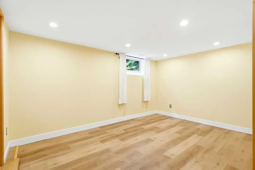 439 13 Avenue NE Calgary AB T2E 1C3