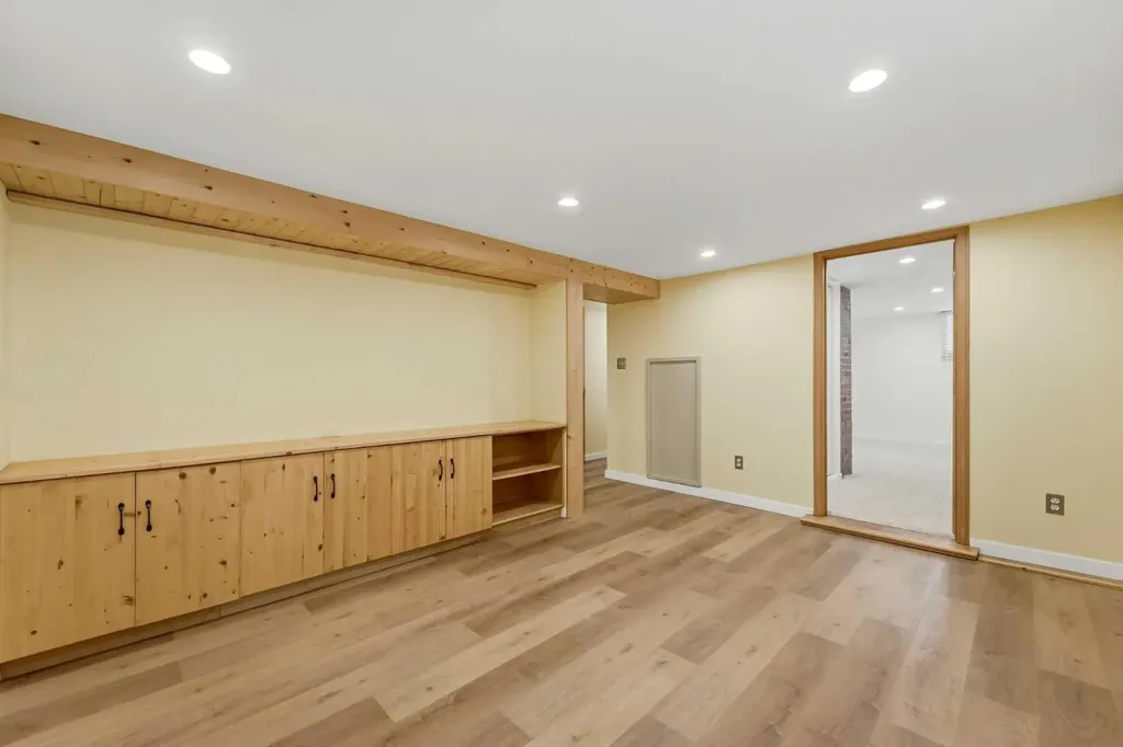 439 13 Avenue NE Calgary AB T2E 1C3
