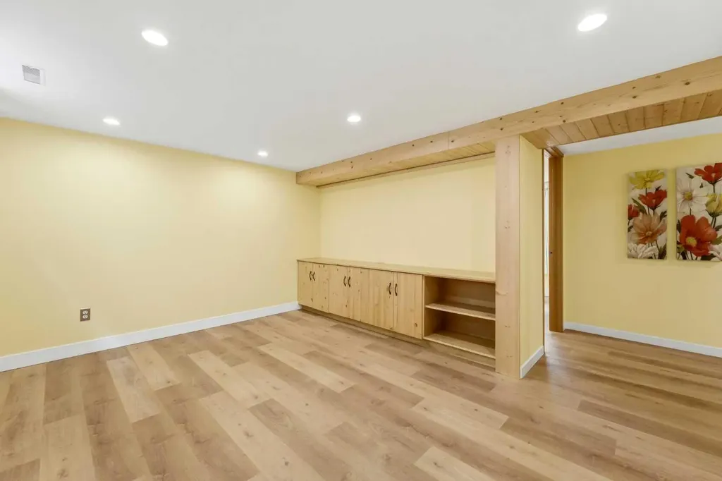 439 13 Avenue NE Calgary AB T2E 1C3